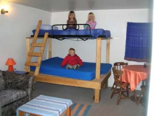 cabins-2008-006